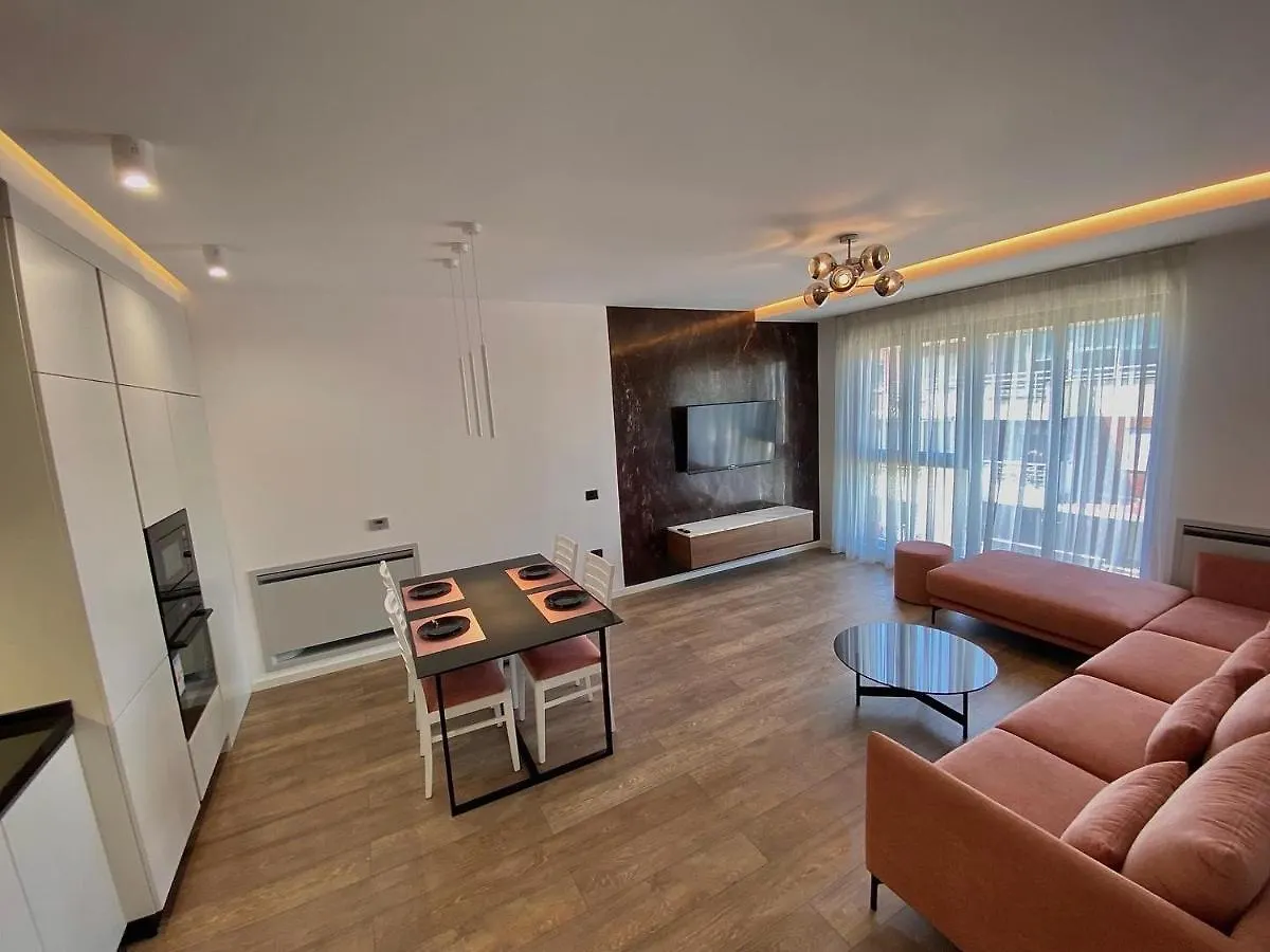 Lux Apartment 01 + Free Parking 地拉那