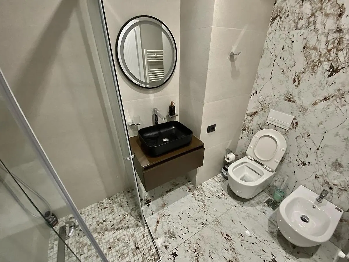 Lux Apartment 01 + Free Parking 地拉那 0*,
